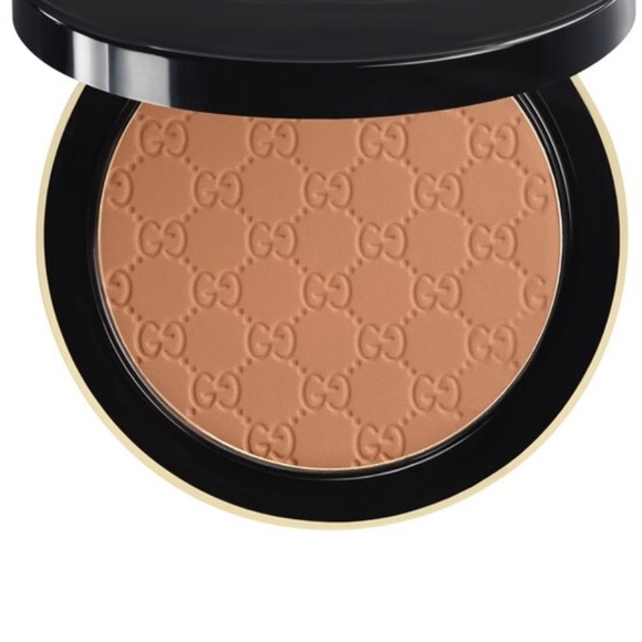 Gucci Golden Glow in shade “Indian Sand, #30” - Picture 2 of 2